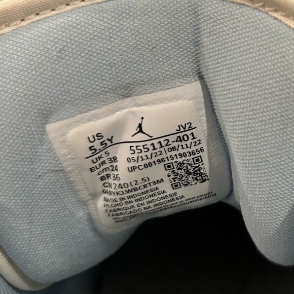 Nike Air Jordan 1 Mid 'Ice Blue' 5.5Y - Picture 6 of 6
